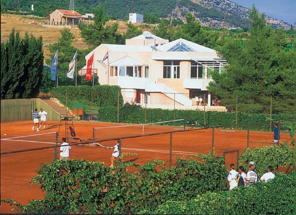Villa Nera Bol Exterior photo
