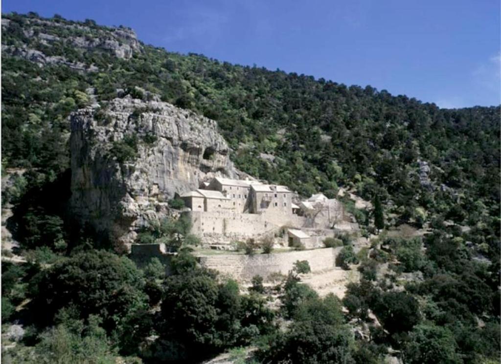 Villa Nera Bol Exterior photo