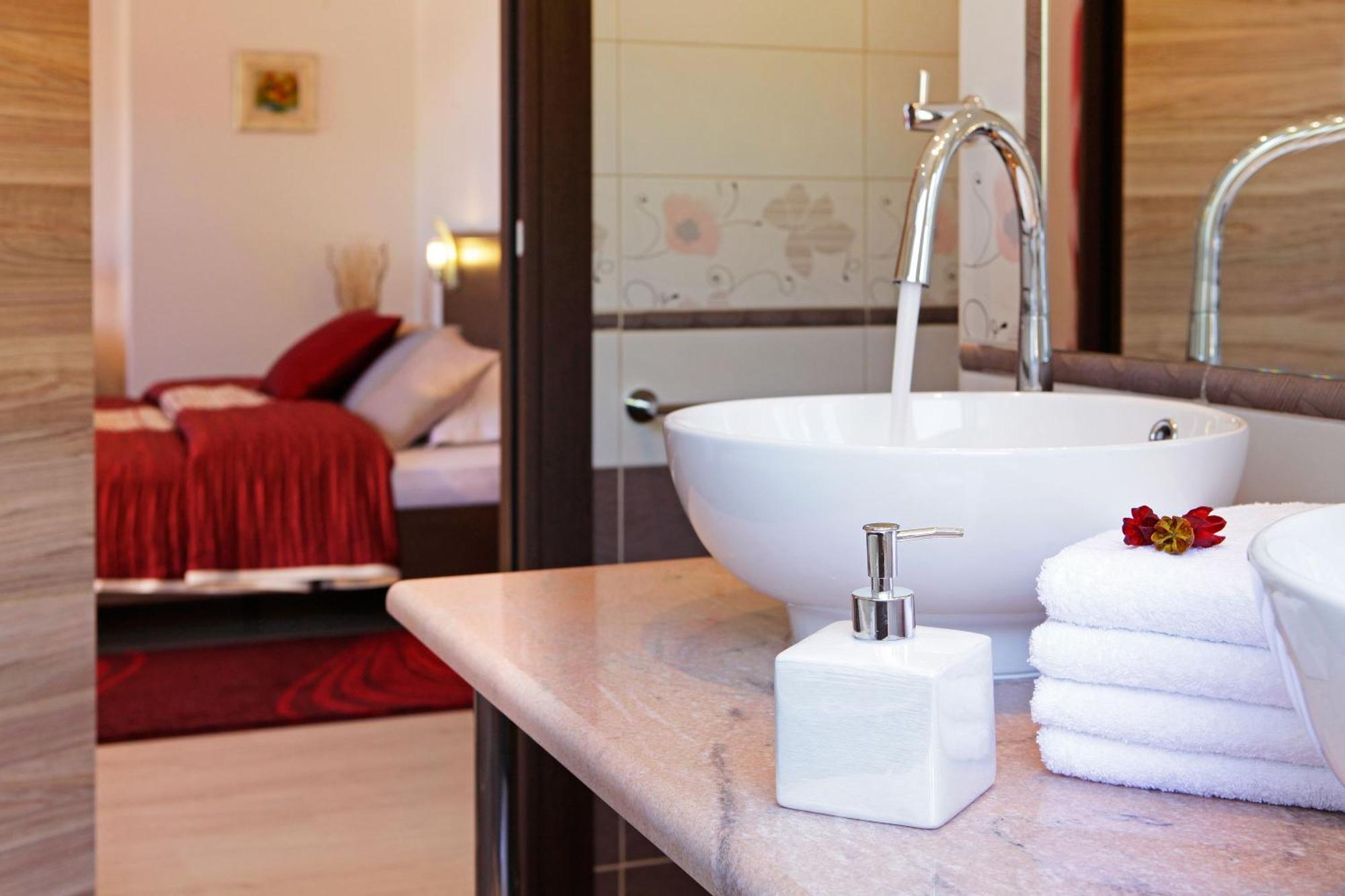 Villa Nera Bol Room photo